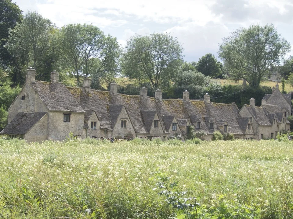 Cottages en pierre d’Arlington Row à Bibury dans les Cotswolds