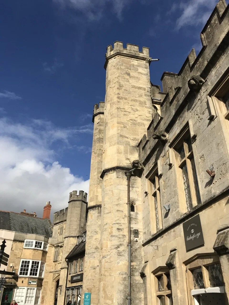 Tour et façade en pierre de Bishop’s Eye à Wells